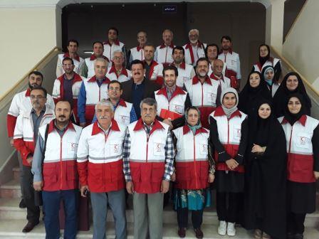 نشست هم اندیشی مدیر عامل هلال احمر گیلان با اصحاب فرهنگ و هنر