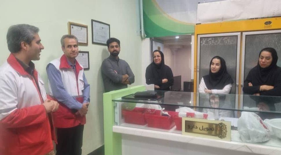 بازدید میدانی معاونت بهداشت، درمان و توانبخشی هلال احمر از داروخانه‌های لاهیجان و رشت