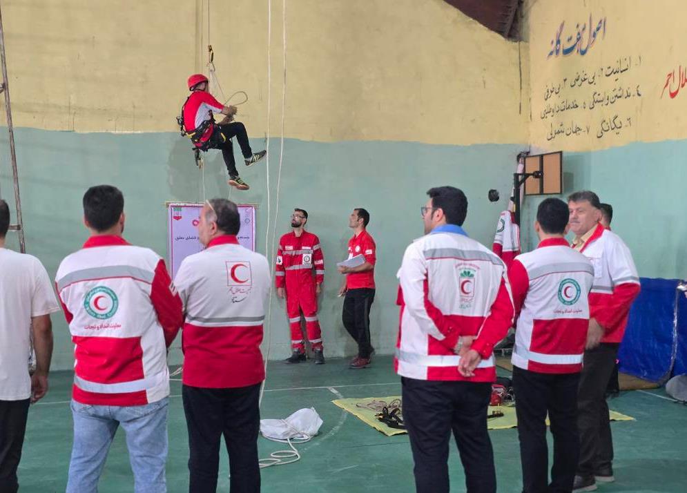 محک توان عملیاتی ۳۰۰ امدادگر هلال‌احمر